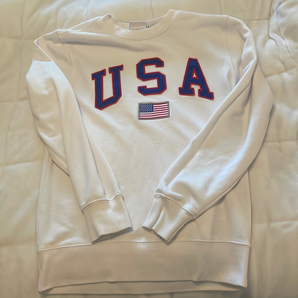 white “USA” sweatshirt/crew neck